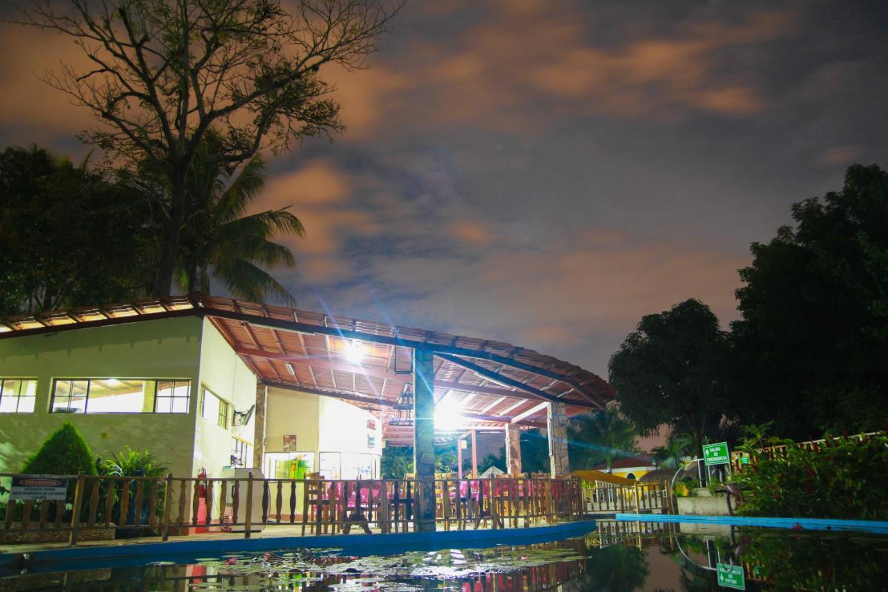 Apart Hotel Acuarious De Luis Estelí Dış mekan fotoğraf